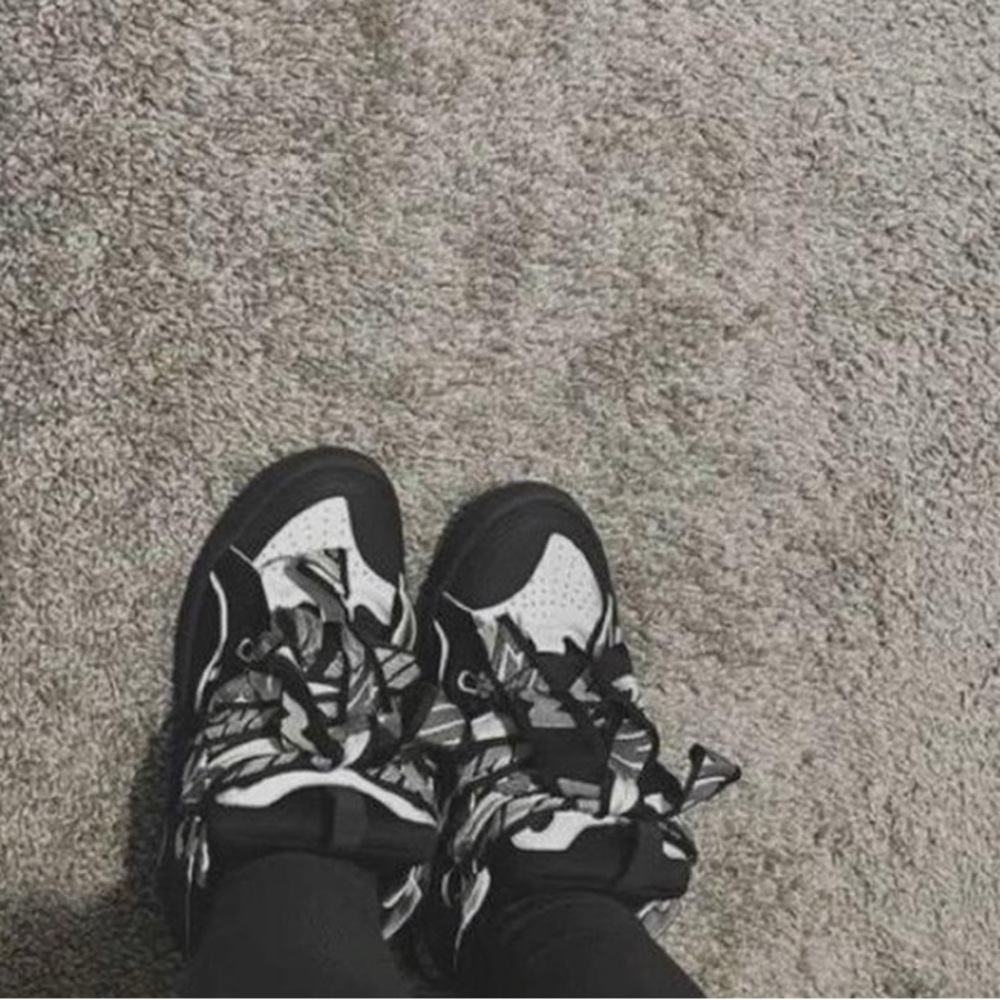 Stylish Black and White Women's Sneakers